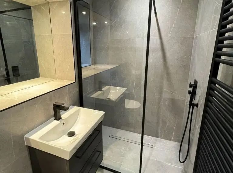 Bespoke Ensuite — Knutsford